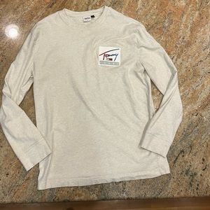Tommy Hilfiger  men’s long sleeve t shirt, size xl. NWOT